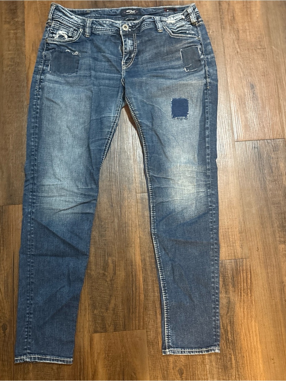 Silver Jeans Women's Skinny Jeans in Faded Blue with Patch Details